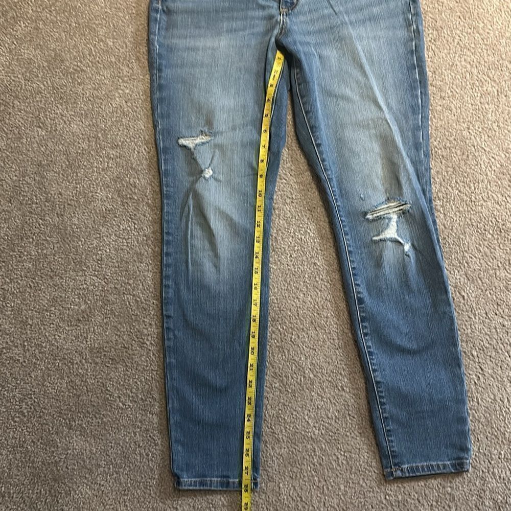 Universal Thread Distressed High Rise Skinny Jeans! - Picture 7 of 11